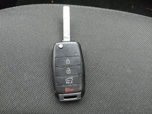 Used 2016 Kia Sportage LX FWD image 32
