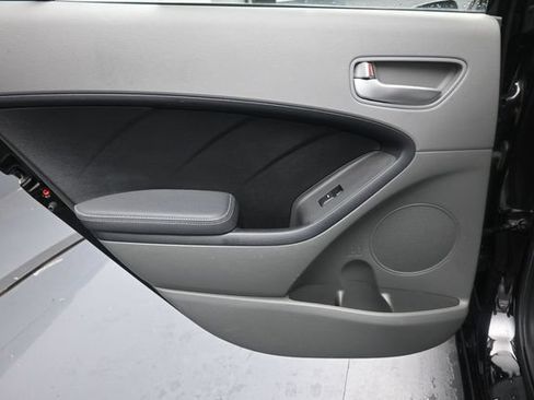 Used 2017 Kia Forte LX FWD image 21