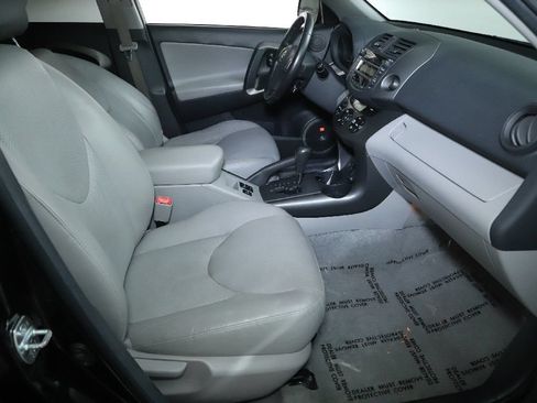 Used 2011 Toyota RAV4 Limited w/ Limited Extra Value Pkg AWD/4WD image 32