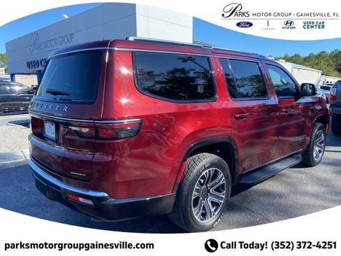 Used 2024 Jeep Wagoneer Series II w/ Flexible Seating Group image 3