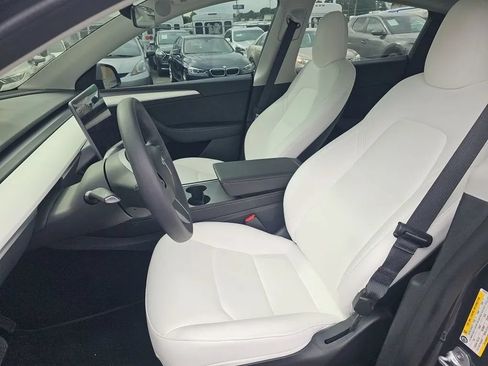 Used 2022 Tesla Model Y Long Range AWD/4WD image 14