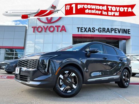 Used 2026 Kia Sportage LX FWD image 1