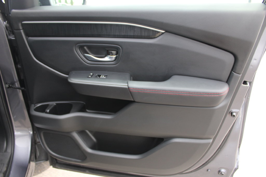 Used 2025 Honda Pilot Black Edition image 48