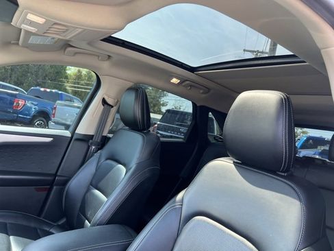 Used 2020 Ford Escape SEL image 3