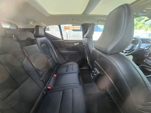 Used 2025 Volvo XC40 B5 Plus AWD/4WD image 12