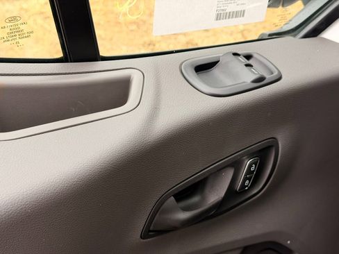 New 2026 Ford Transit 250 148 Medium Roof image 34