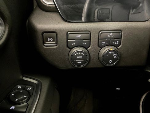 Used 2024 Chevrolet Silverado 1500 LT w/ Protection Package AWD/4WD image 16
