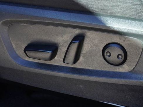 Used 2024 Nissan Pathfinder SV image 21