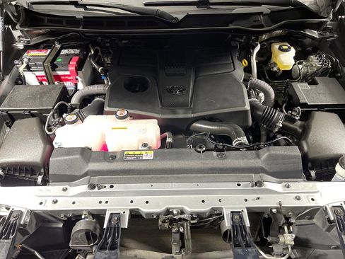 Used 2023 Toyota Tundra Platinum image 9