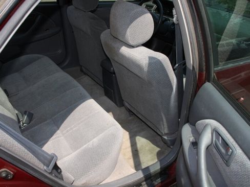 Used 2000 Toyota Camry LE FWD image 6