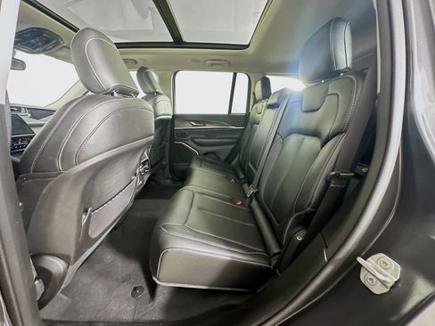 Used 2023 Jeep Grand Cherokee 4WD 4xe image 28