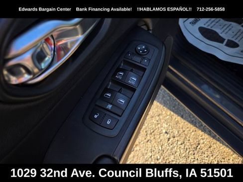 Used 2019 Jeep Cherokee Trailhawk w/ Cold Weather Group AWD/4WD image 12