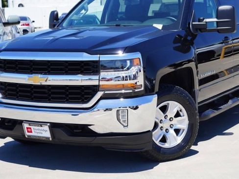 Used 2018 Chevrolet Silverado 1500 LT w/ All Star Edition AWD/4WD image 6