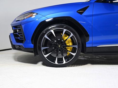 Used 2021 Lamborghini Urus image 35