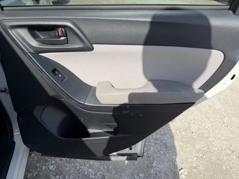 Used 2016 Subaru Forester 2.5i Premium image 17