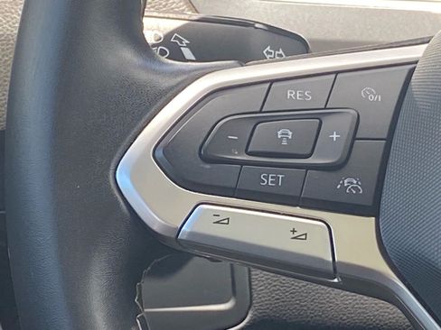 Certified 2023 Volkswagen Tiguan SE w/ Panoramic Sunroof Package FWD image 7