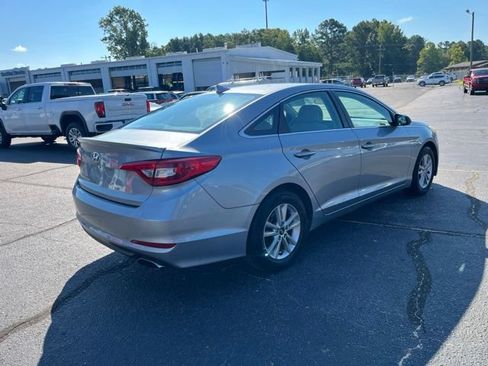 Used 2017 Hyundai Sonata SE FWD image 3