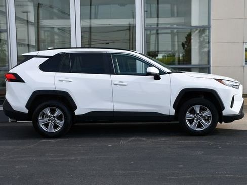 Used 2025 Toyota RAV4 XLE AWD/4WD image 6
