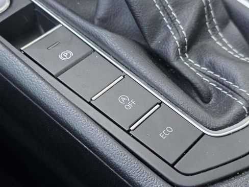 Used 2024 Volkswagen Jetta SE FWD image 13