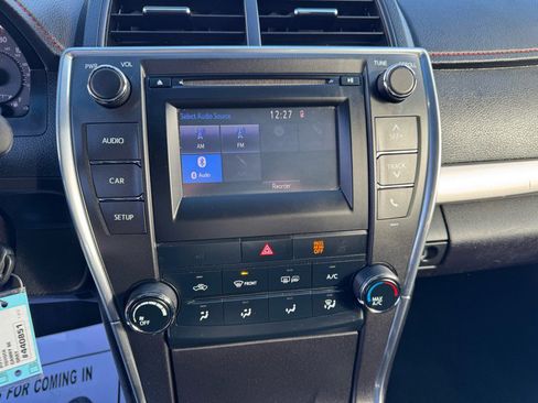 Used 2017 Toyota Camry SE image 14