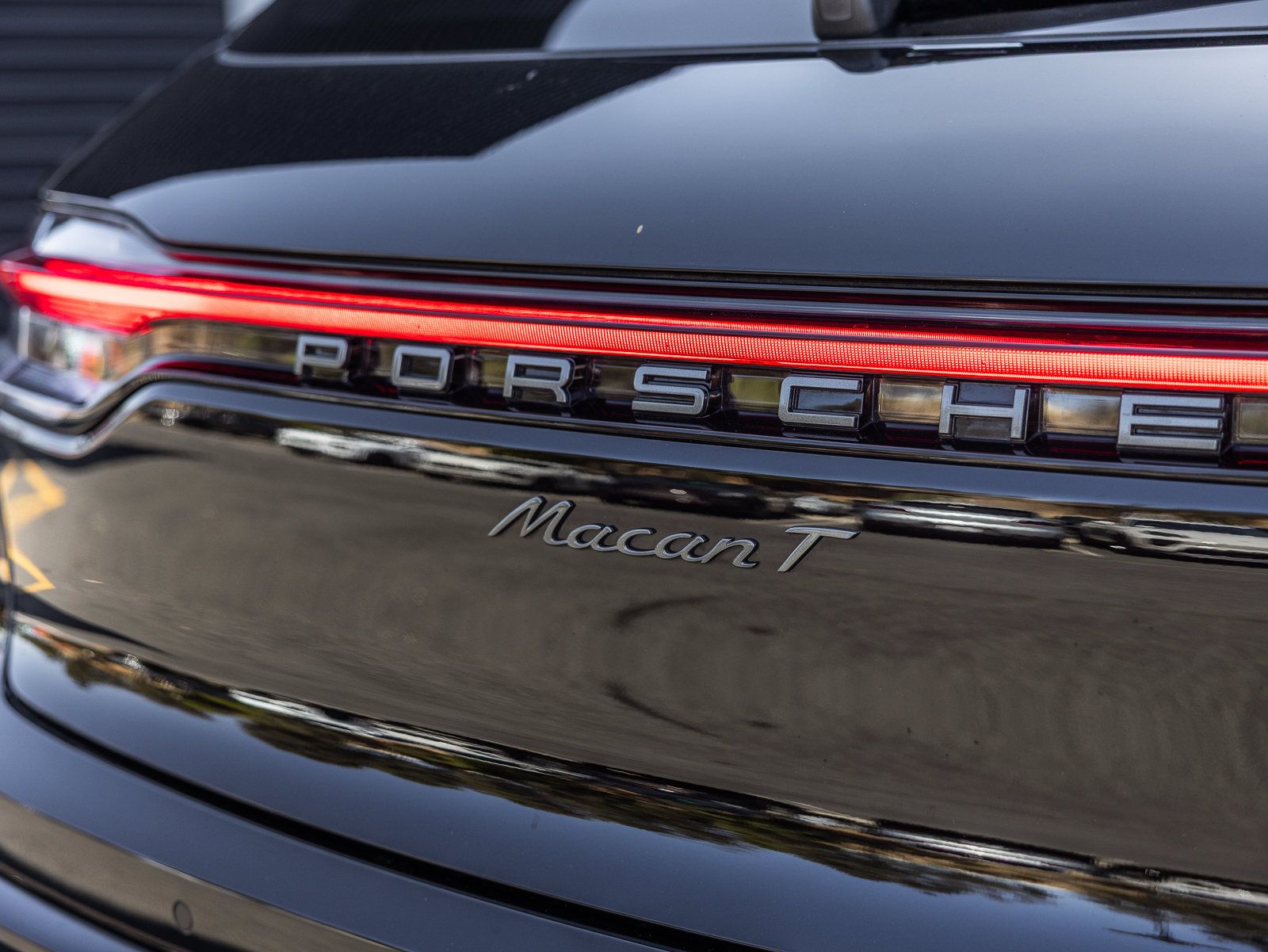 Certified 2026 Porsche Macan Turbo AWD/4WD image 27