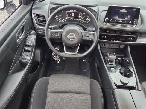Used 2024 Nissan Rogue SV image 7