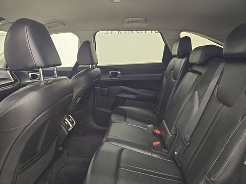 Used 2024 Kia Sorento S FWD image 16