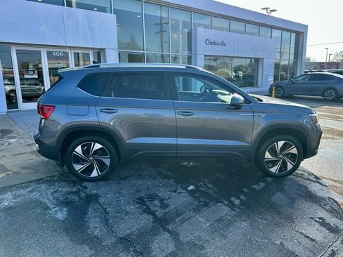 Used 2024 Volkswagen Taos SE image 8