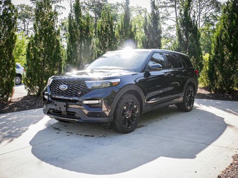 Used 2022 Ford Explorer ST w/ ST Street Pack AWD/4WD image 5