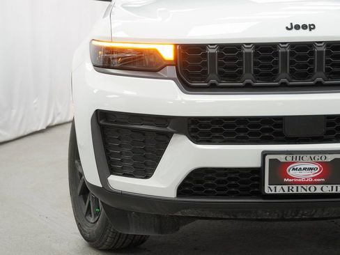 New 2026 Jeep Grand Cherokee Altitude AWD/4WD image 6