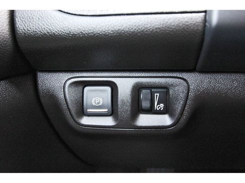 Used 2023 GMC Acadia SLE FWD image 20