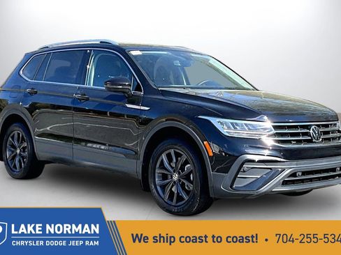 Used 2022 Volkswagen Tiguan SE w/ Panoramic Sunroof Package FWD image 1