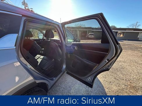 Used 2025 Kia Sorento S w/ Panoramic Sunroof Package image 22
