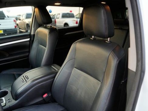 Used 2016 Toyota Highlander XLE image 10