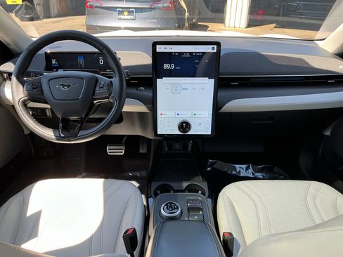 Used 2021 Ford Mustang Mach-E Premium image 15