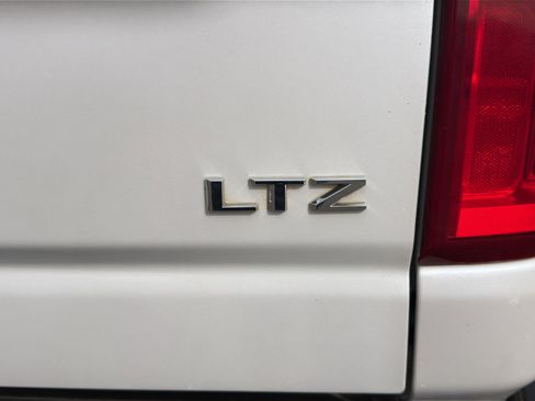 Used 2024 Chevrolet Silverado 2500 LTZ w/ LTZ Convenience Package AWD/4WD image 29