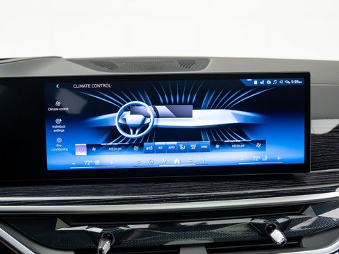 Used 2026 BMW X5 xDrive40i w/ M Sport Package image 27