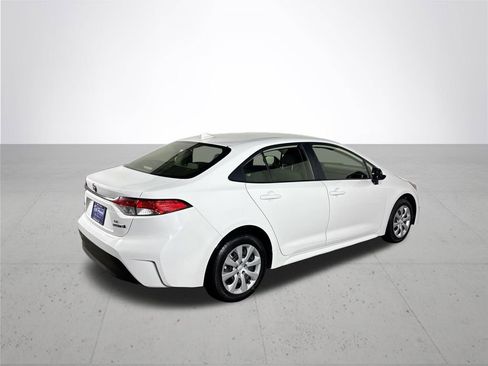 Used 2024 Toyota Corolla LE image 6