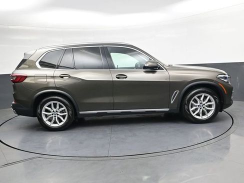 Used 2021 BMW X5 xDrive40i w/ Premium Package AWD/4WD image 3