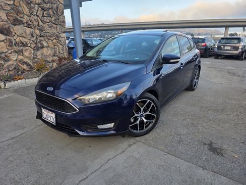 Used 2017 Ford Focus SEL w/ Cold Weather Package image 3