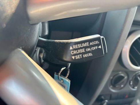 Used 2009 Jeep Wrangler Unlimited Sahara w/ Mopar Leather Group AWD/4WD image 24
