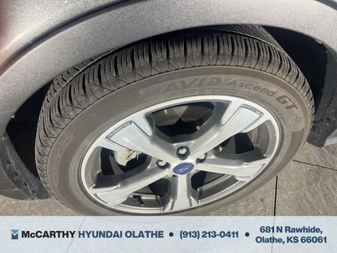 Used 2017 Ford Escape SE w/ SE Leather Comfort Package image 9