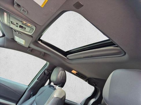 Used 2021 Toyota Sienna XSE w/ XSE Plus Package FWD image 15