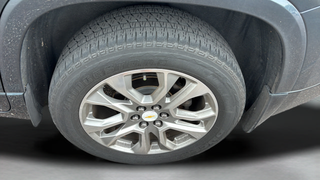 Used 2018 Chevrolet Traverse Premier w/ Driver Confidence II Package FWD image 15