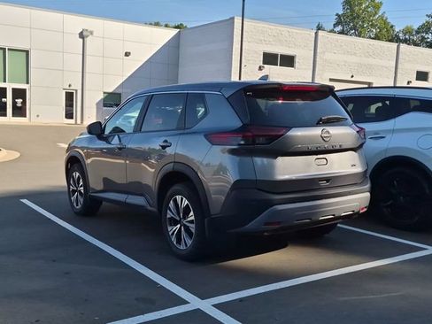 Used 2023 Nissan Rogue SV FWD image 4