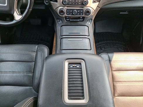 Used 2019 GMC Yukon Denali AWD/4WD image 10