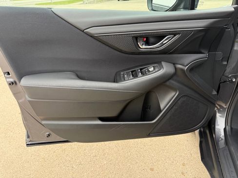 Used 2025 Subaru Outback Premium image 9