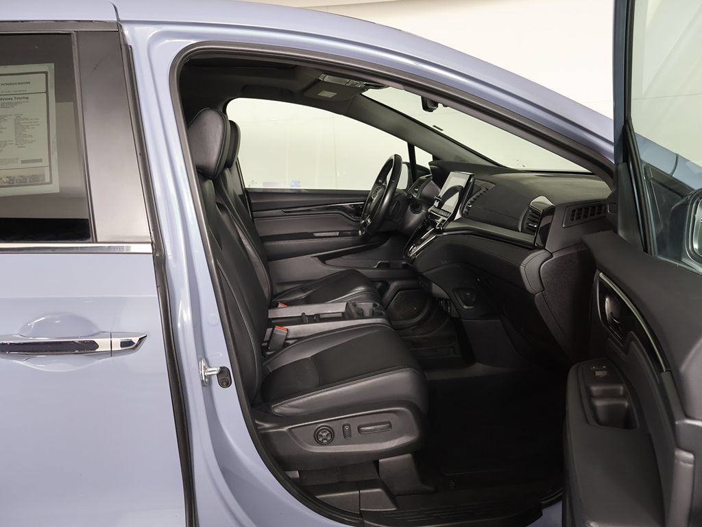 Used 2023 Honda Odyssey Touring image 30