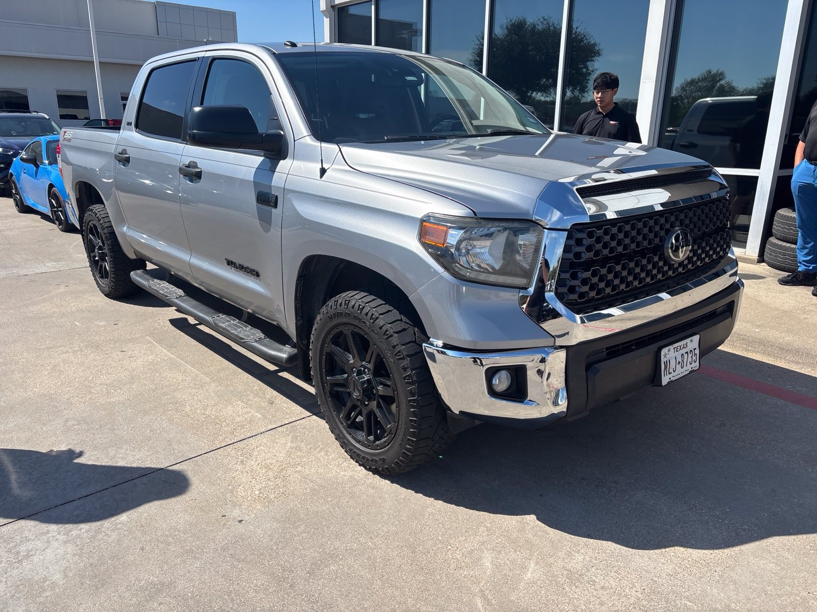 Used 2019 Toyota Tundra SR5 w/ SR5 Upgrade Package AWD/4WD image 3