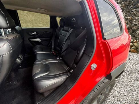 Used 2017 Jeep Cherokee Trailhawk w/ Comfort/Convenience Group image 25